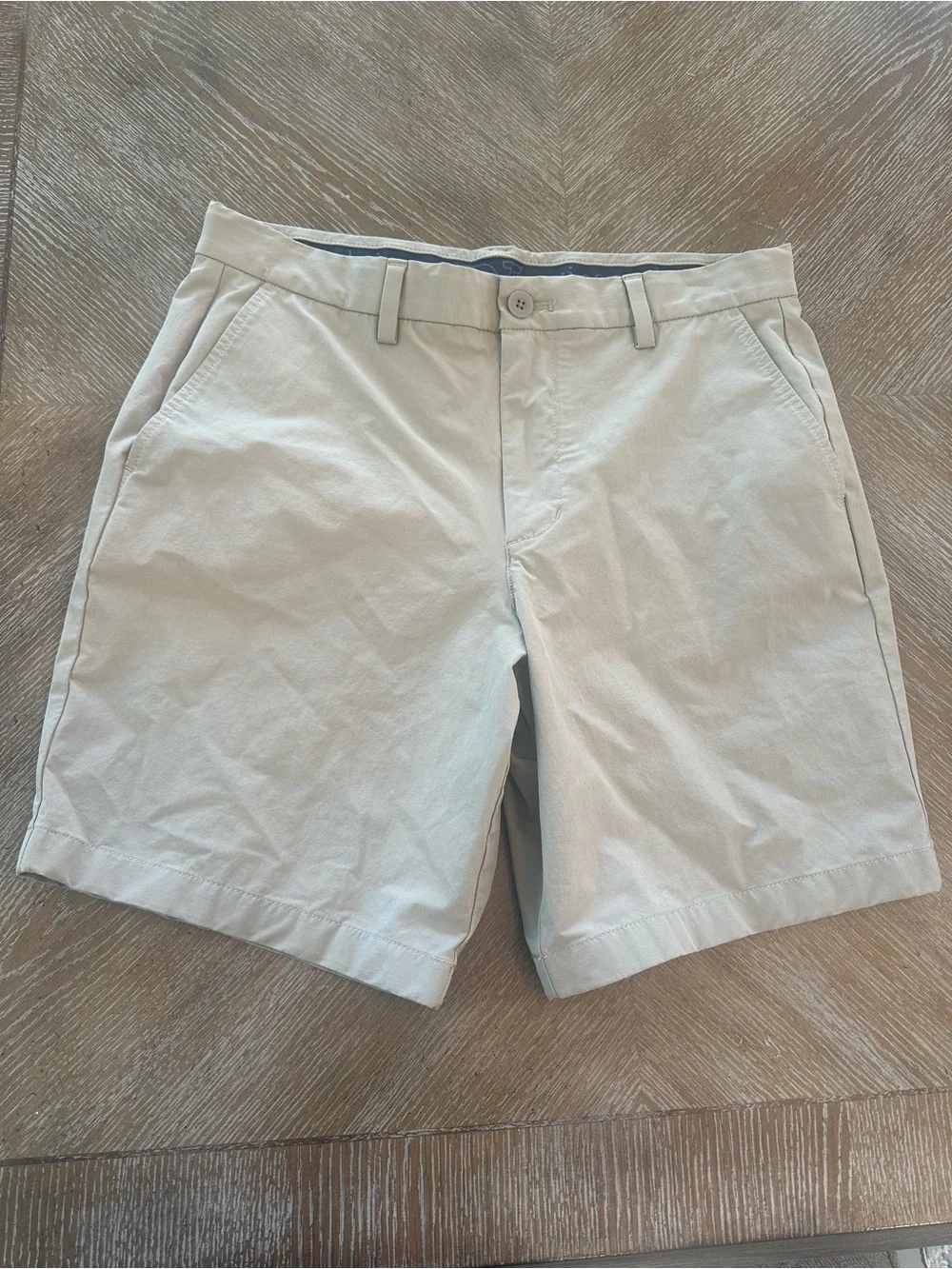 Vineyard Vines 7” Performance Khaki Shorts